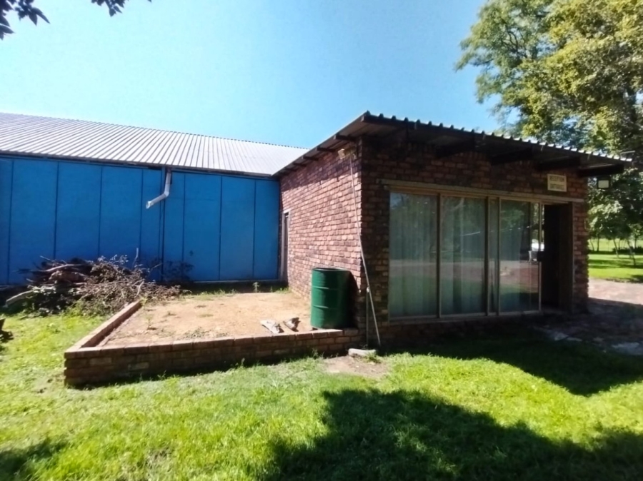 Commercial Property for Sale in Krokodildrift A H North West